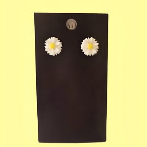 NEW Daisy Stud Earrings Unisex